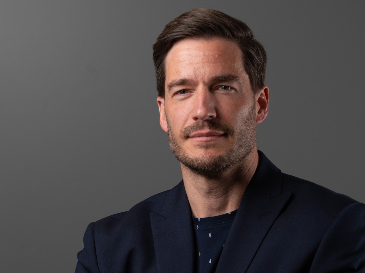 Das Bild zeigt Prof. Dr. Oliver Ruf