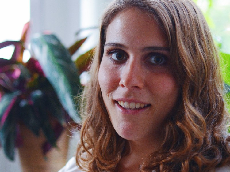Das Foto zeigt unsere Podiumsgästin Jana Birner.