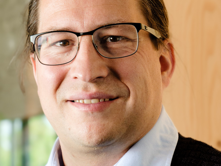 Zu sehen ist Jochen (J.O.) Mierau.