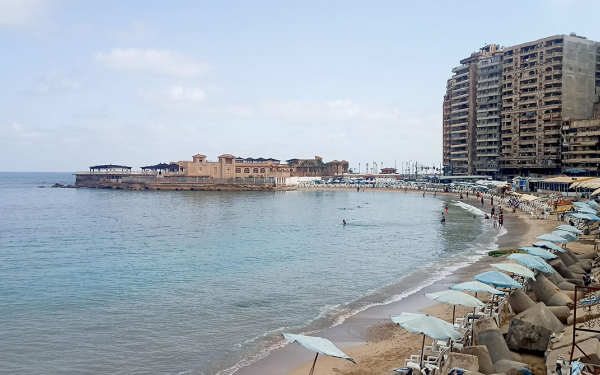 Bucht in Alexandria: Das Wasser steht nah an Hochhäusern