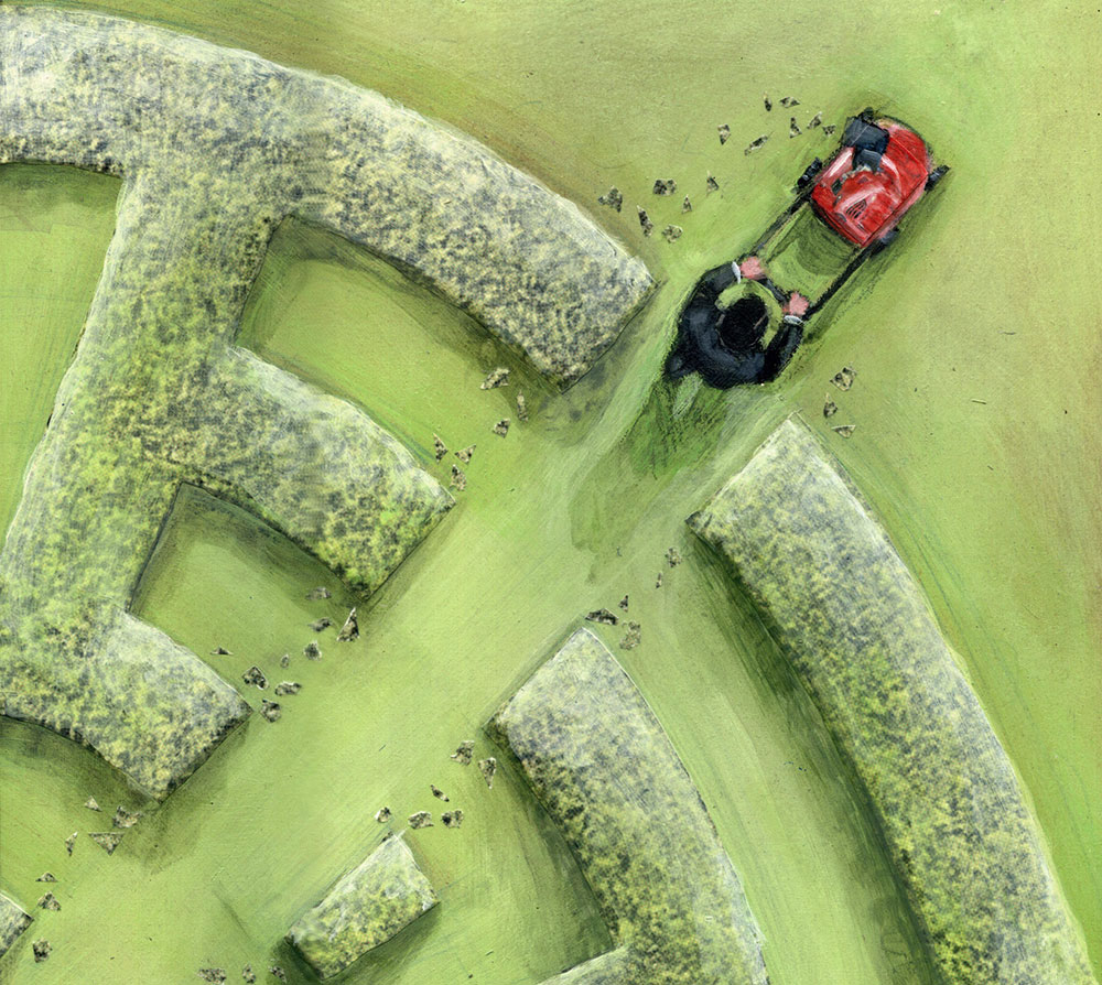 Mann erstellt mit Rasenmäher ein Gartenlabyrinth