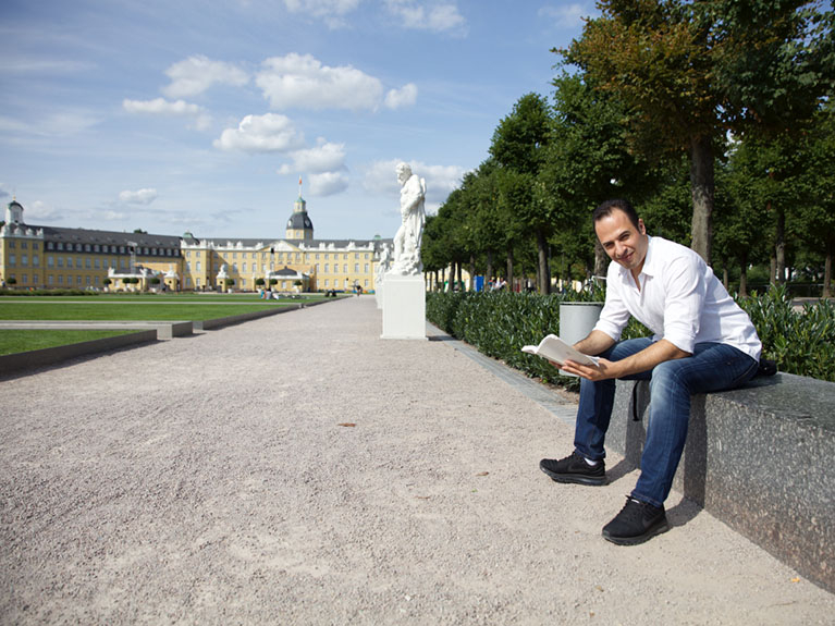 Anemar Bruno Kanj im Schlosspark in Karlsruhe