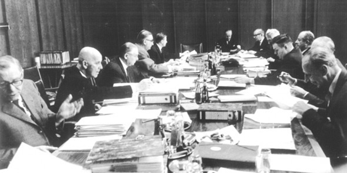 Foto einer Kuratoriumssitzung 60er Jahre