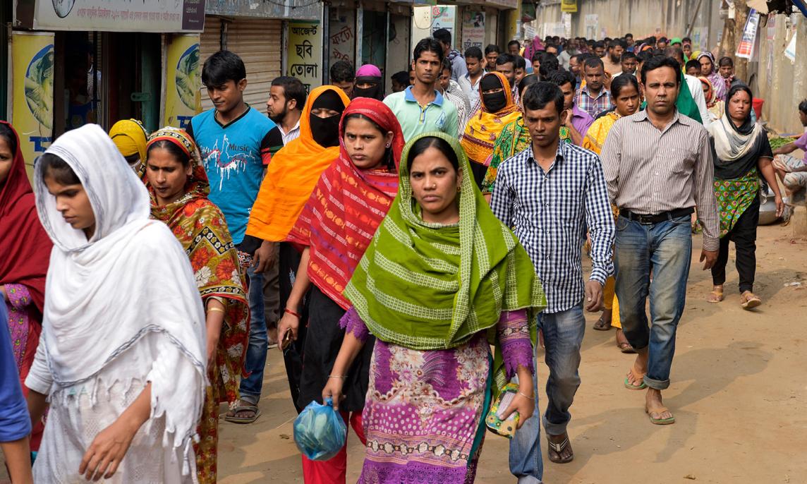 Textilarbeiterinnen und -arbeiter in Shaka, Bangladesch 
